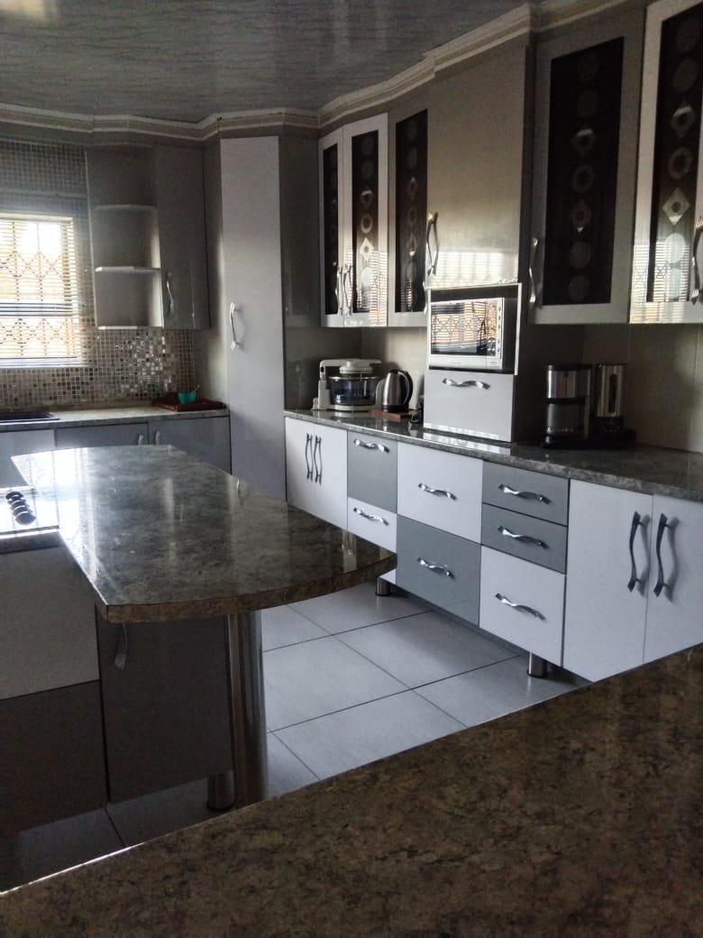 5 Bedroom Property for Sale in Kestell Free State